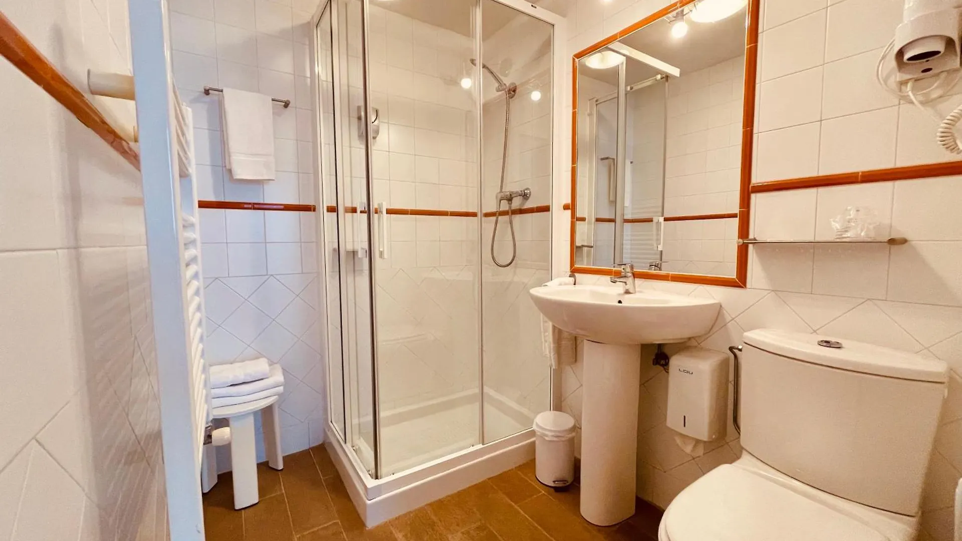 Hotel Palacete Hondarribia 0*,  España